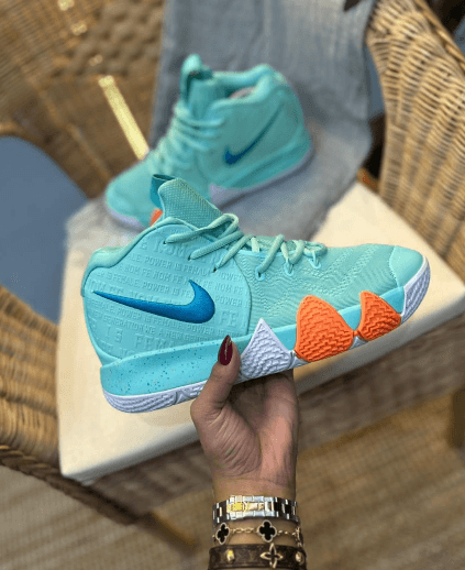 Nike Kyrie 4 – Power is Female