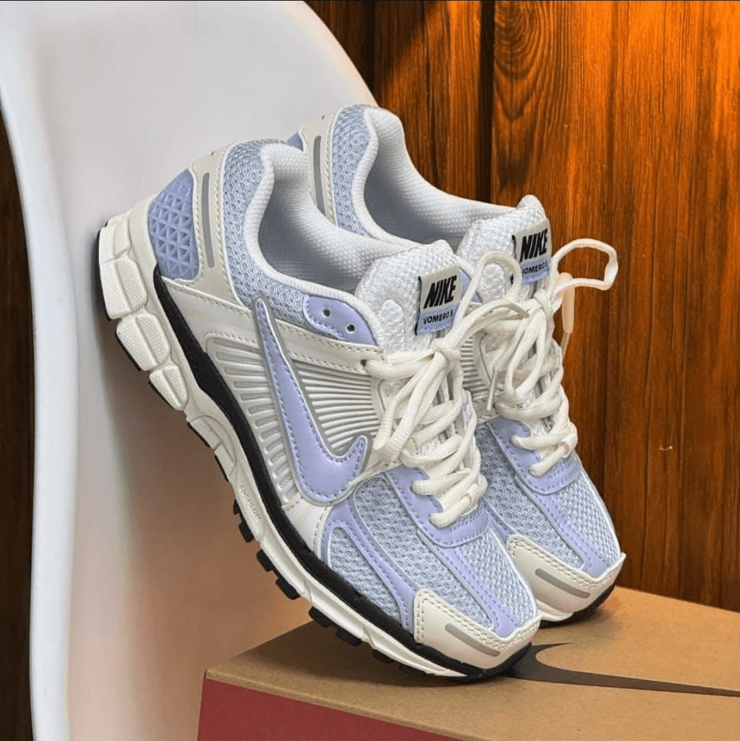 NIKE VOMERO 