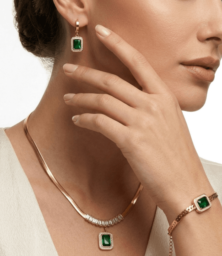 Set de collar, pulcera, aretes verde esmeralda.