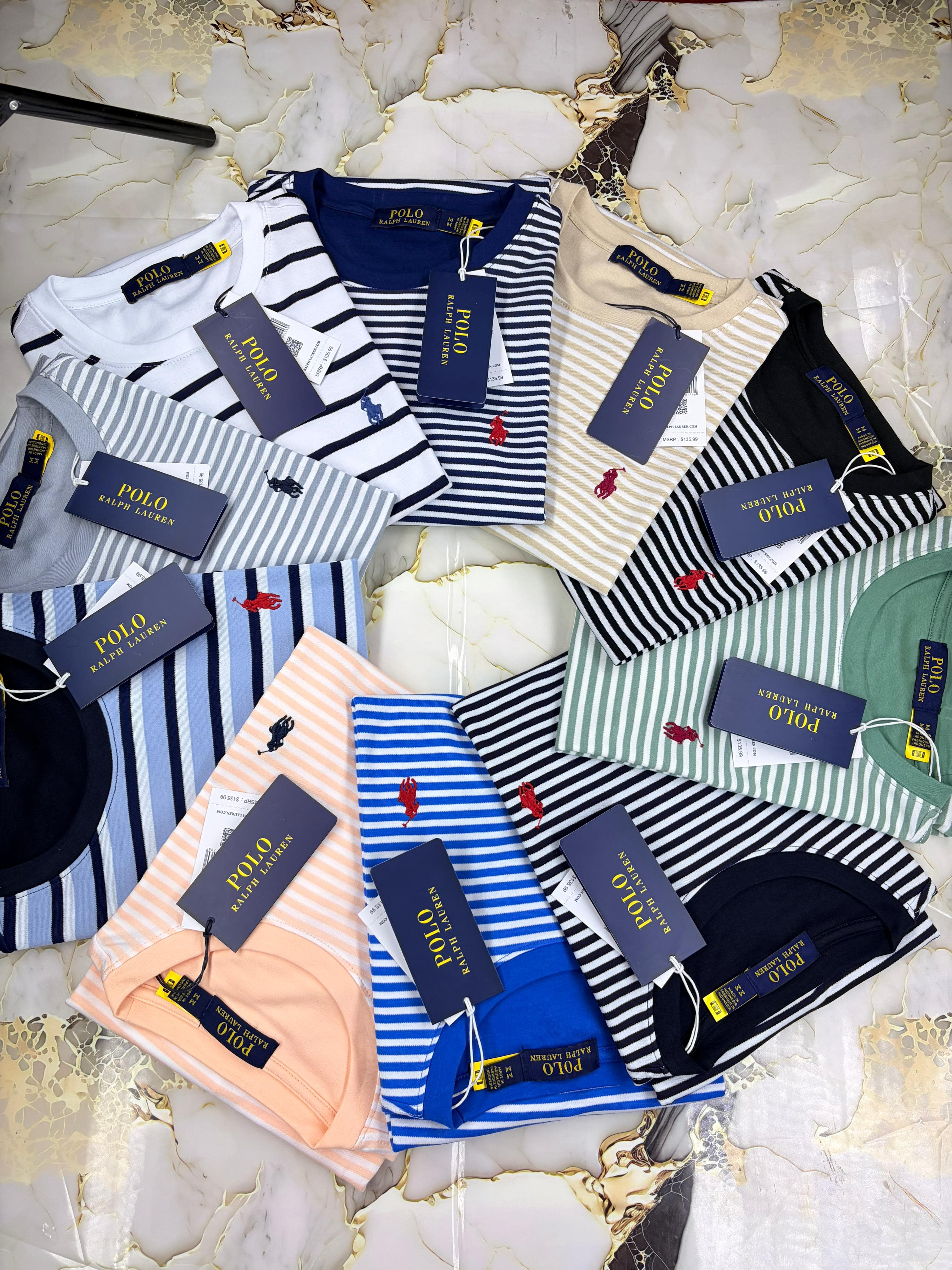 Polo Ralph Lauren a rayas – Estilo urbano y elegante