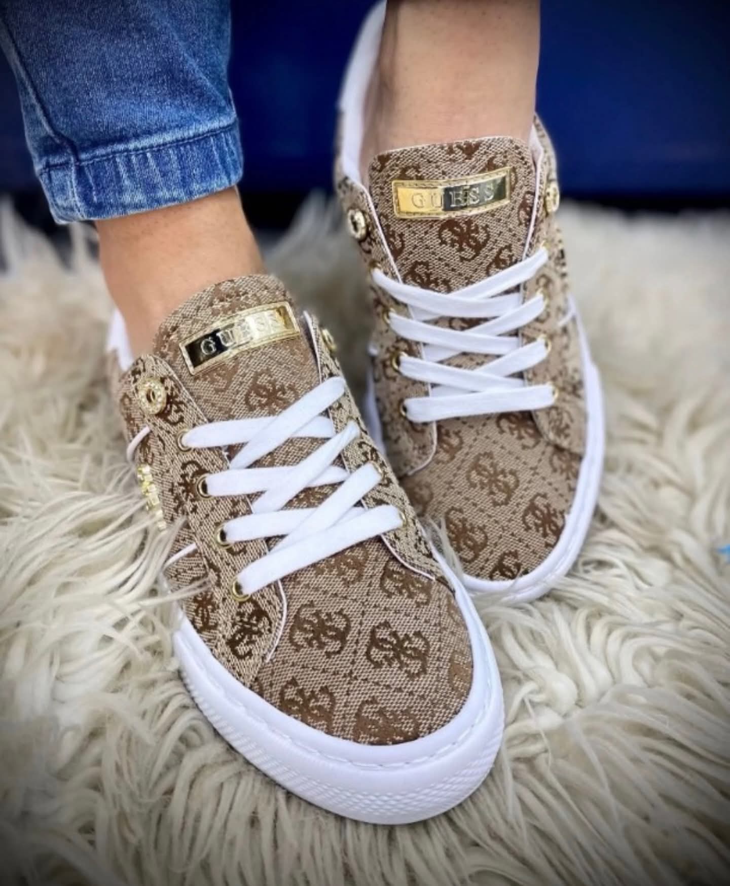 Zapatillas Guess Loven