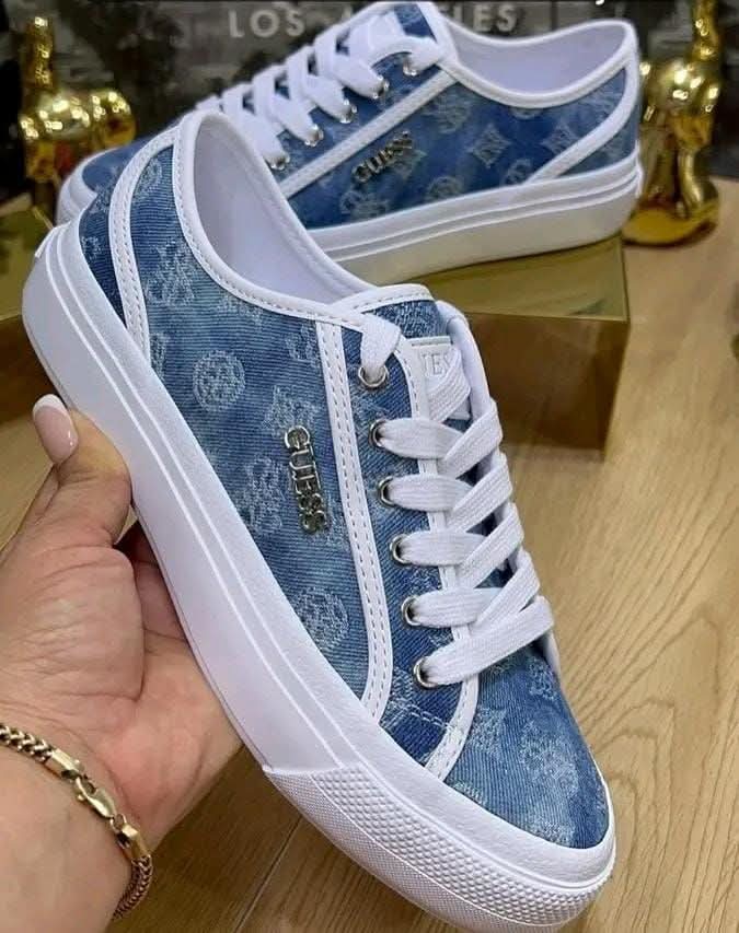 Zapatillas Guess Jelexa