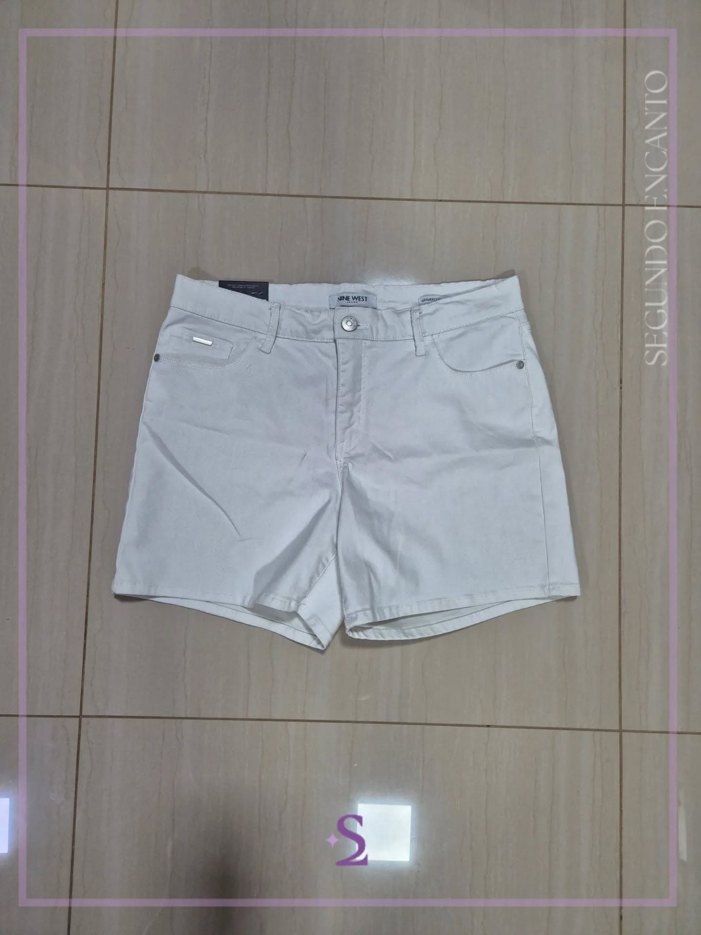 Short blanco talla 10