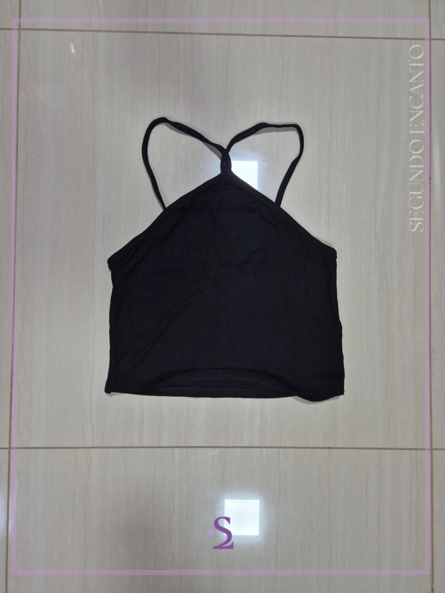 Crop top basico con cuello halter L