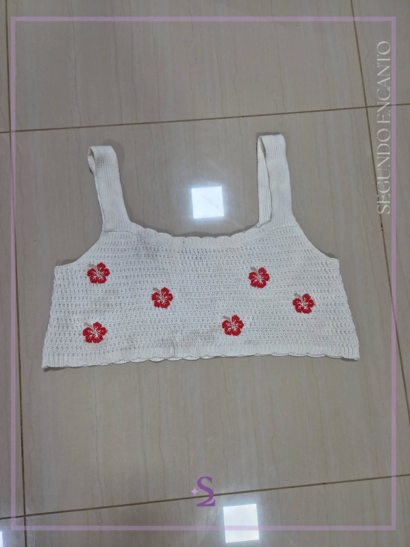 Crop top blanco tejido con flores L