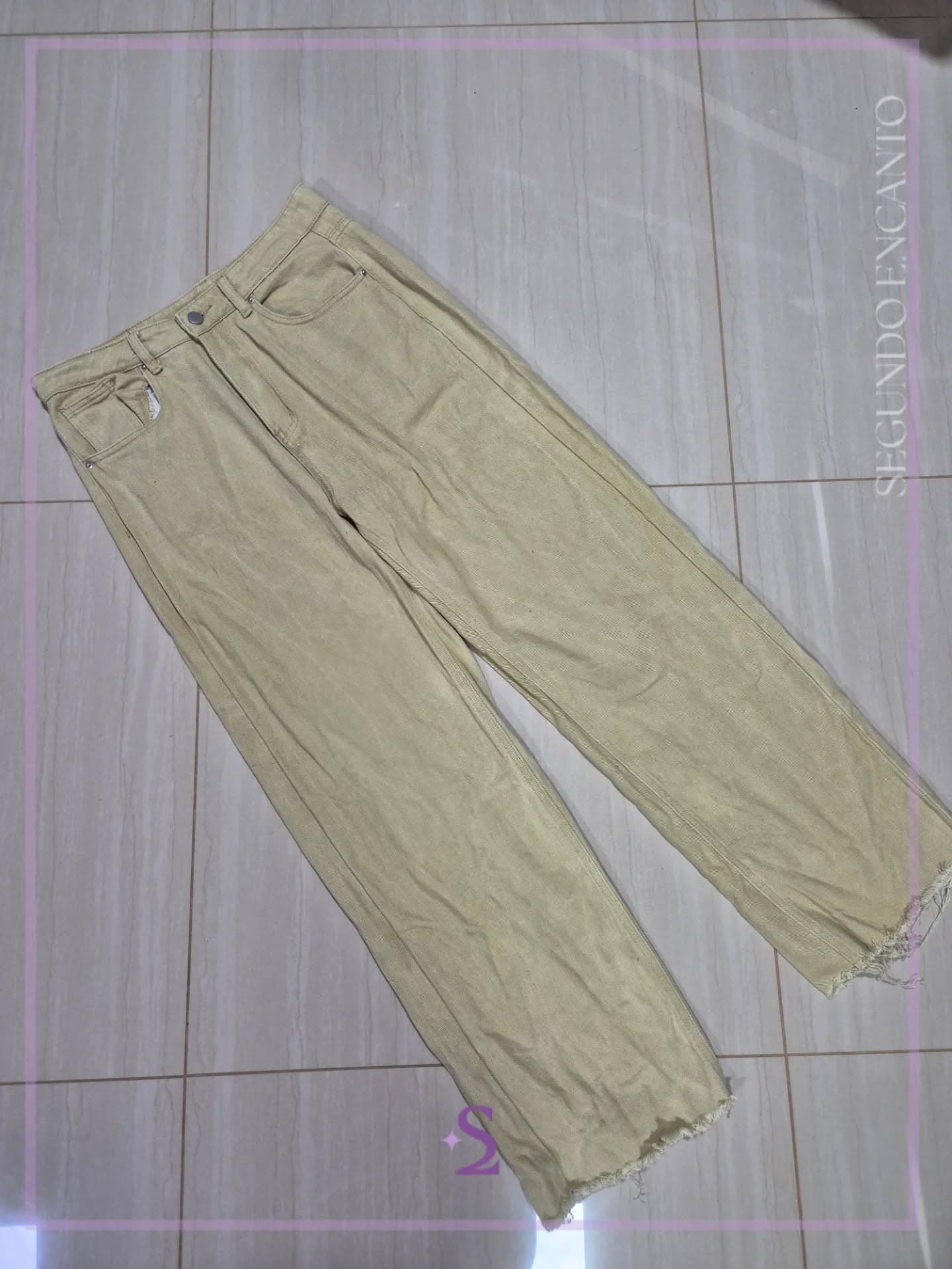 Pantalones tono verde oliva claro L