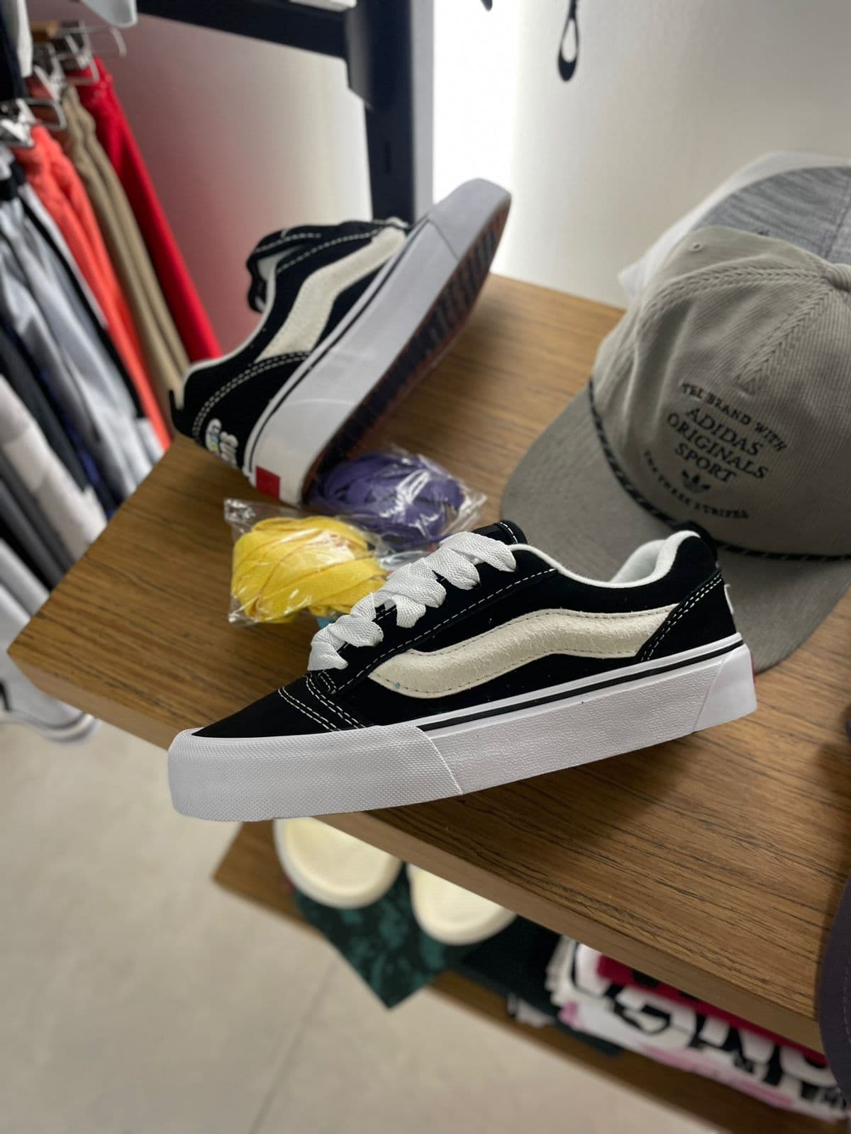 Vans Knu
