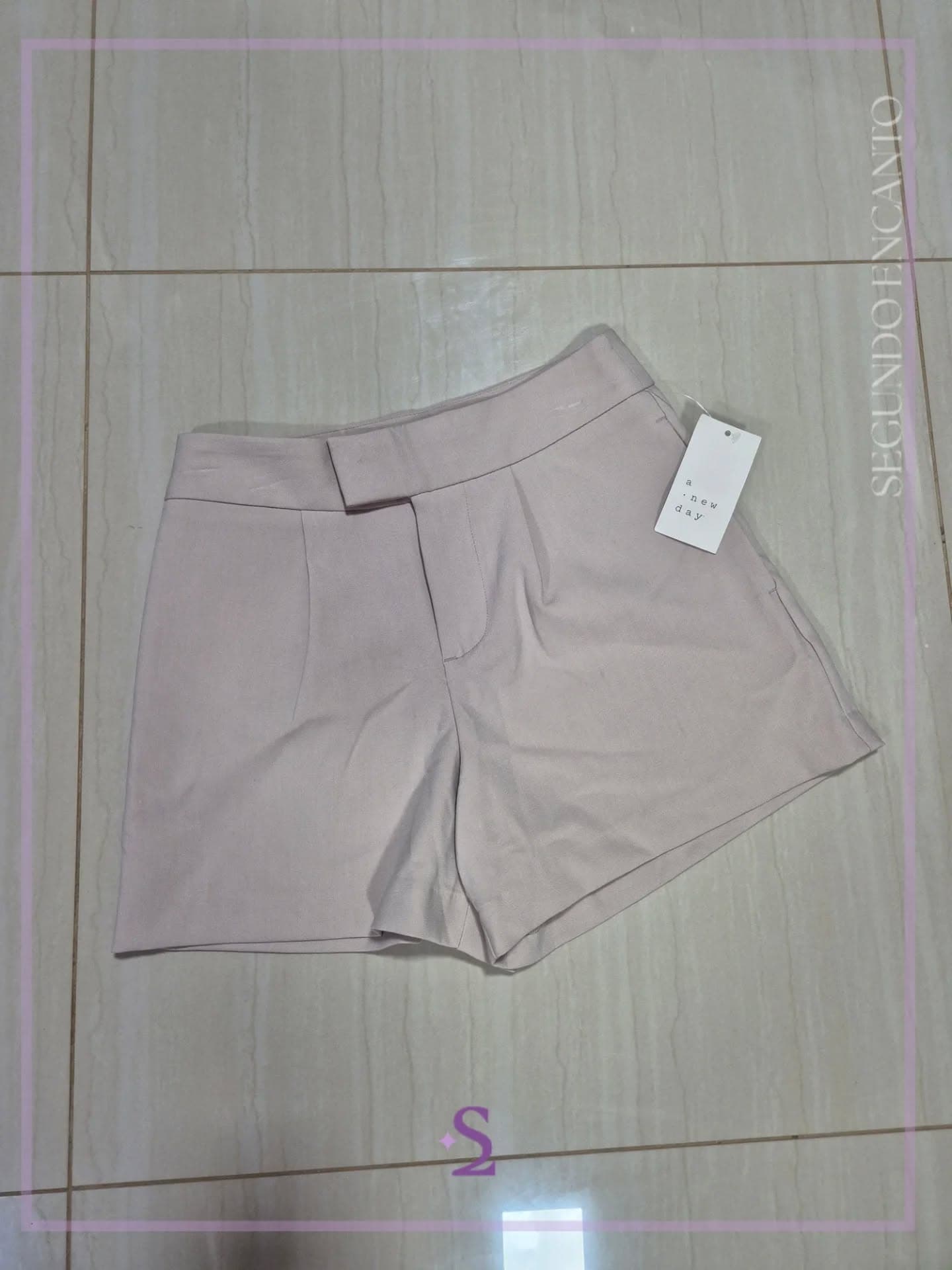 Short beige con bolsillos XS