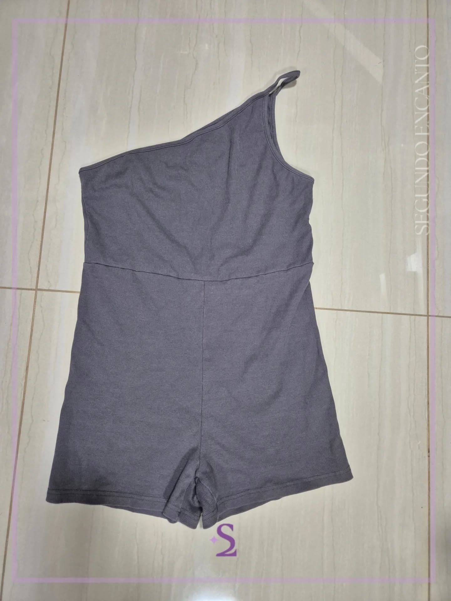 Unitard gris comodo para andar en casa L