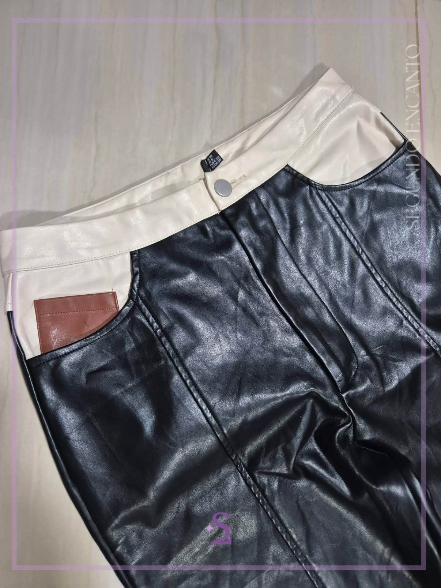 Pantalon stretch con acabado tipo cuero M