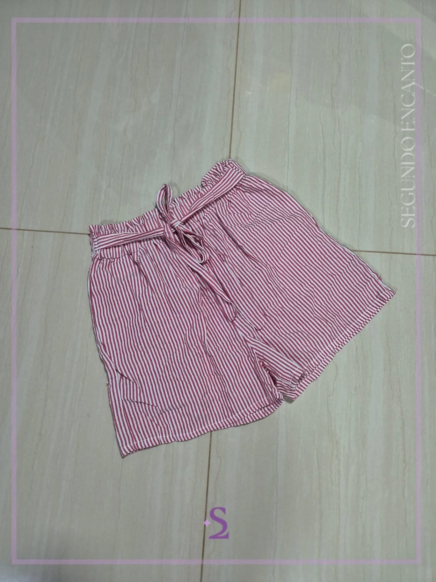 Short a rayas rojo y blanco M