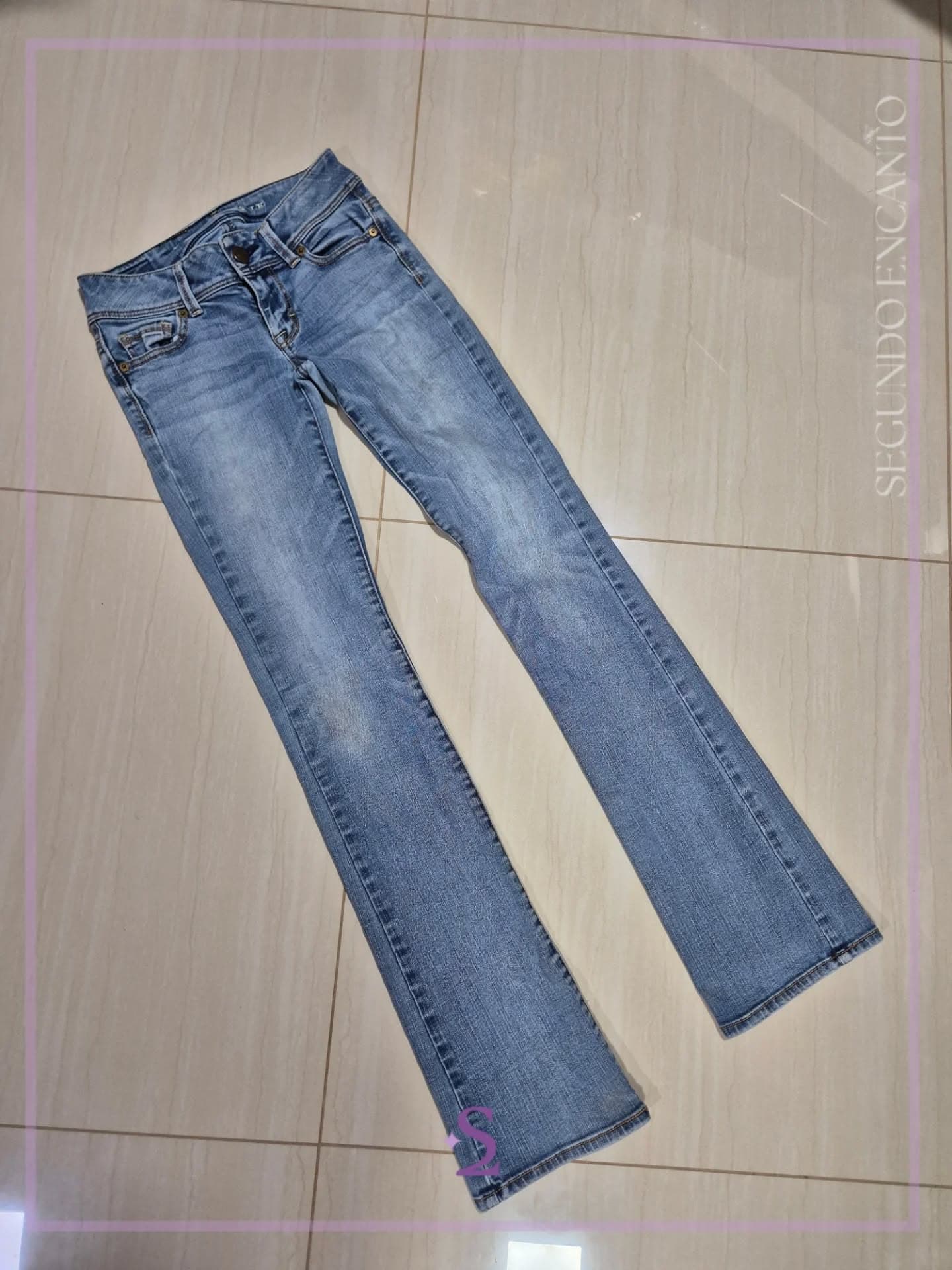 Jeans tiro bajo flaro XS
