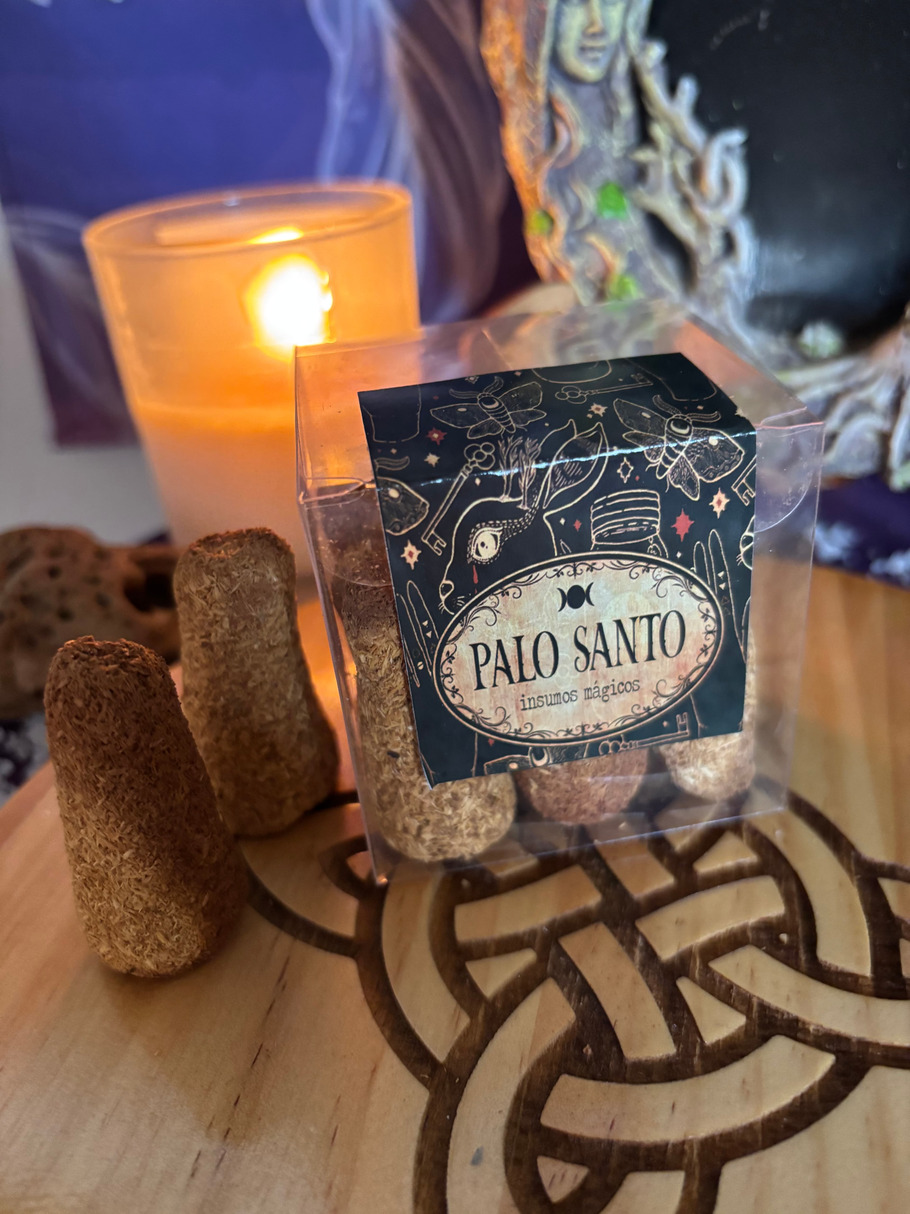 Conos de Palo Santo