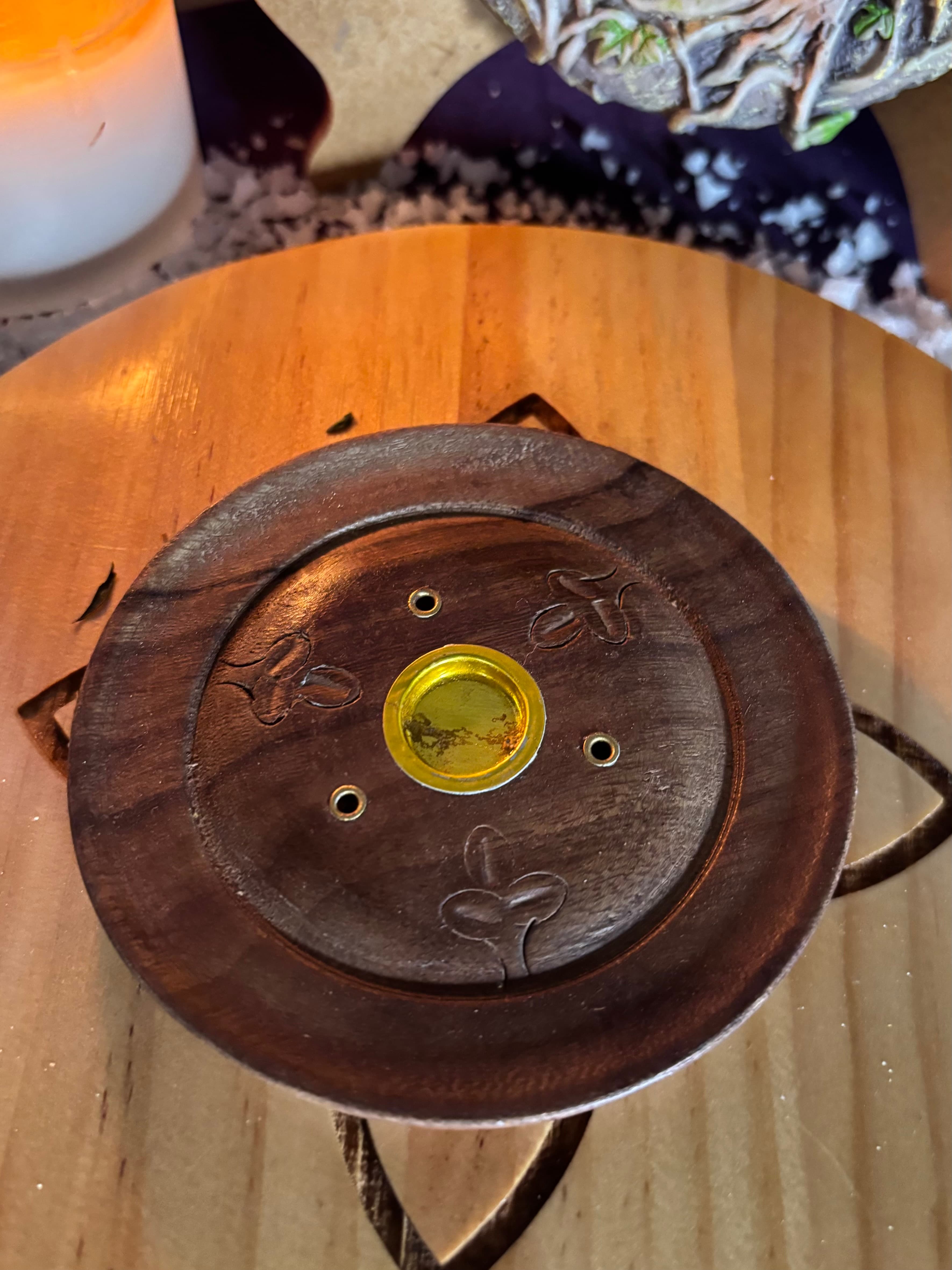 Porta incienso de madera