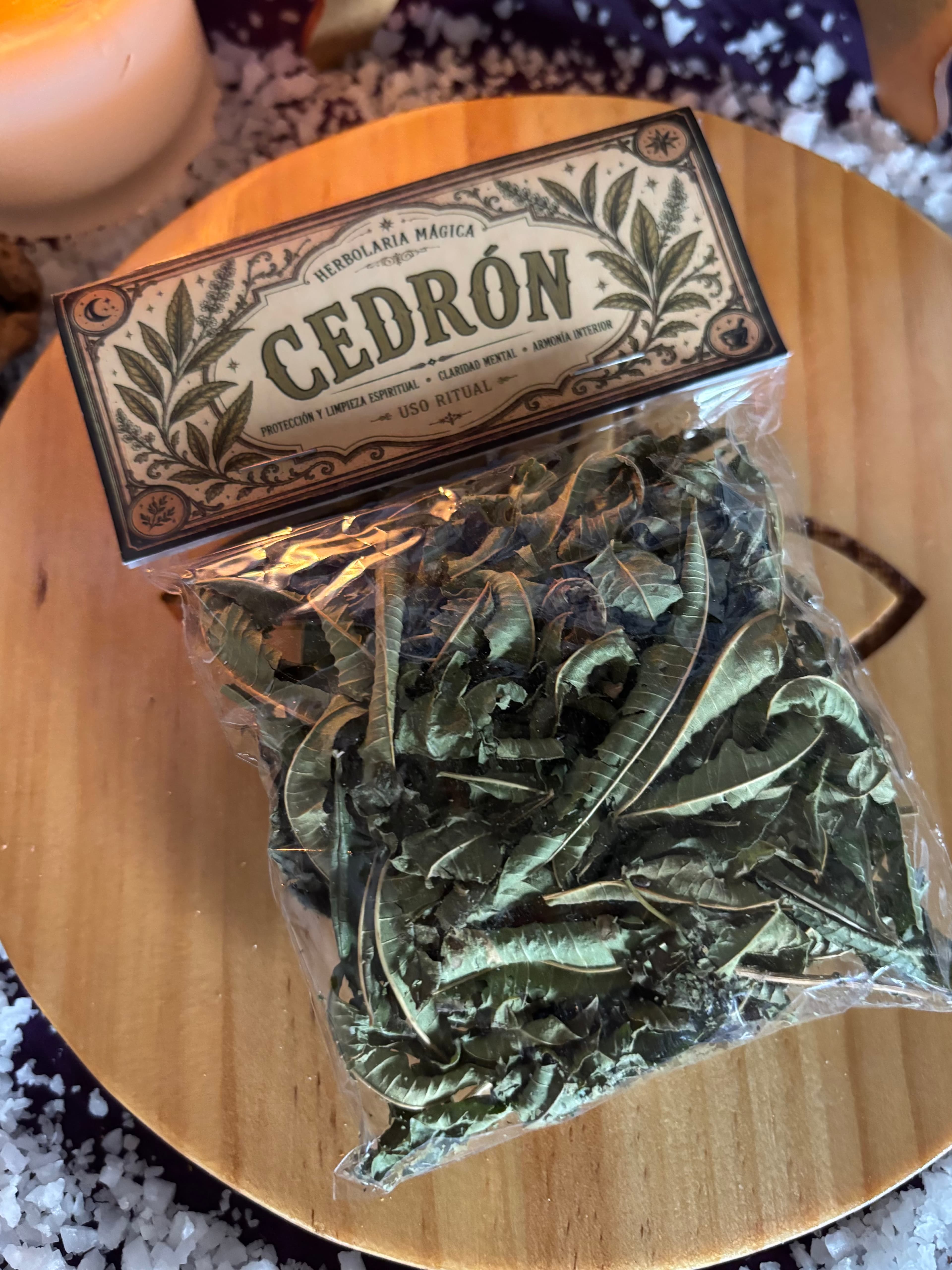 Cedrón: Claridad, Protección y Bienestar