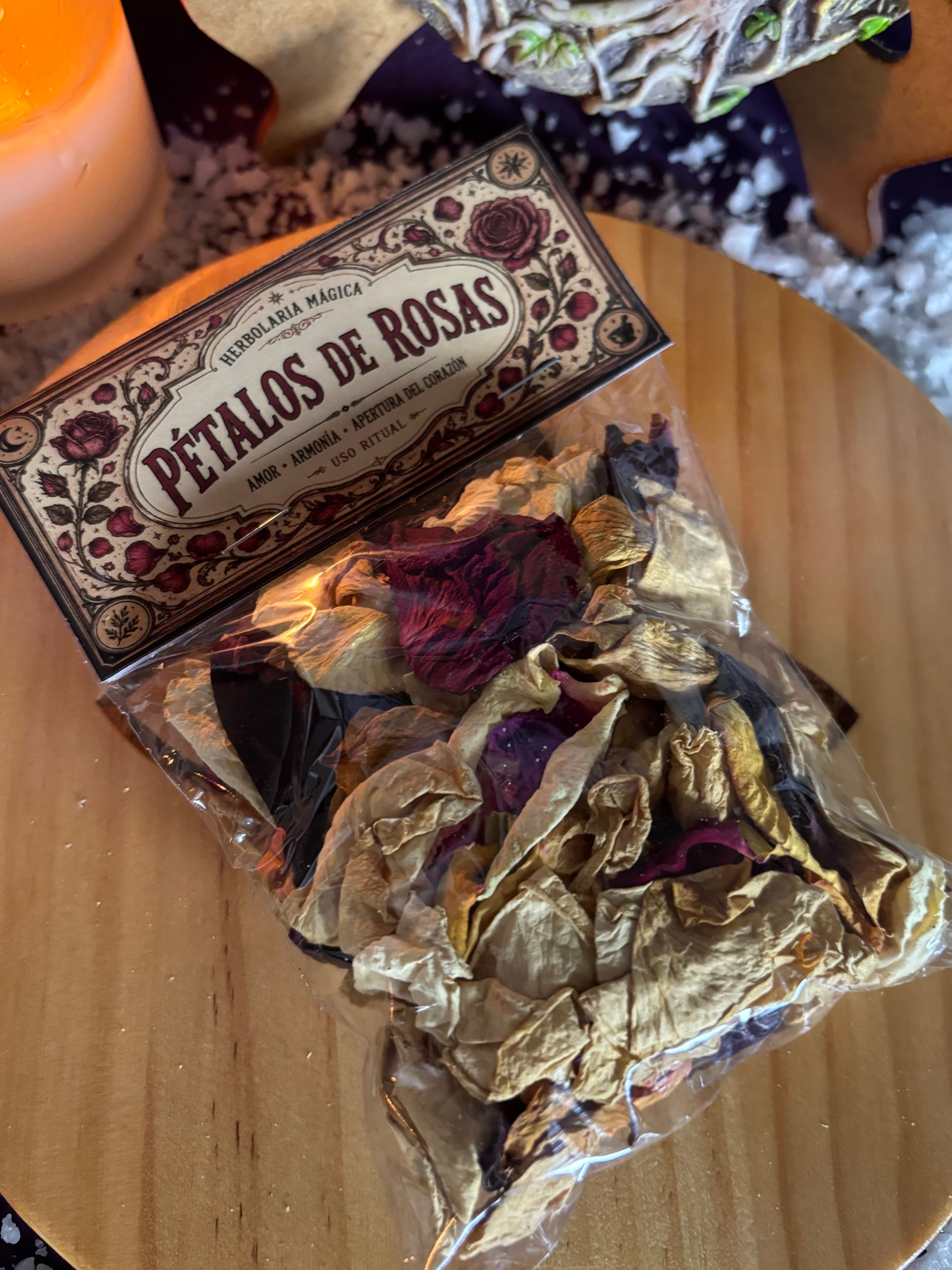 Pétalos de Rosas: Amor, Pasión y Alta Vibración