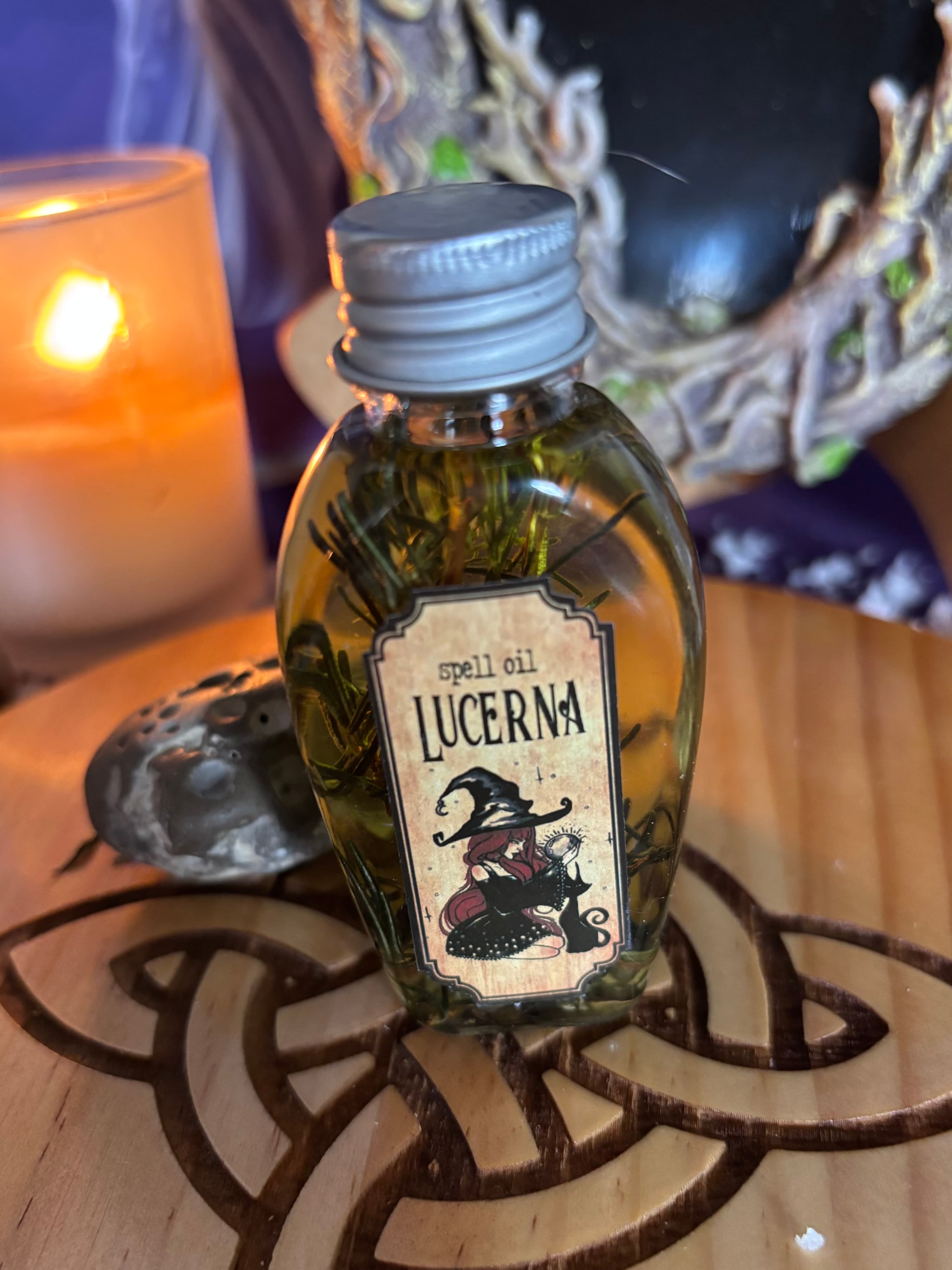Aceite Lucerna, vestir y activar velas