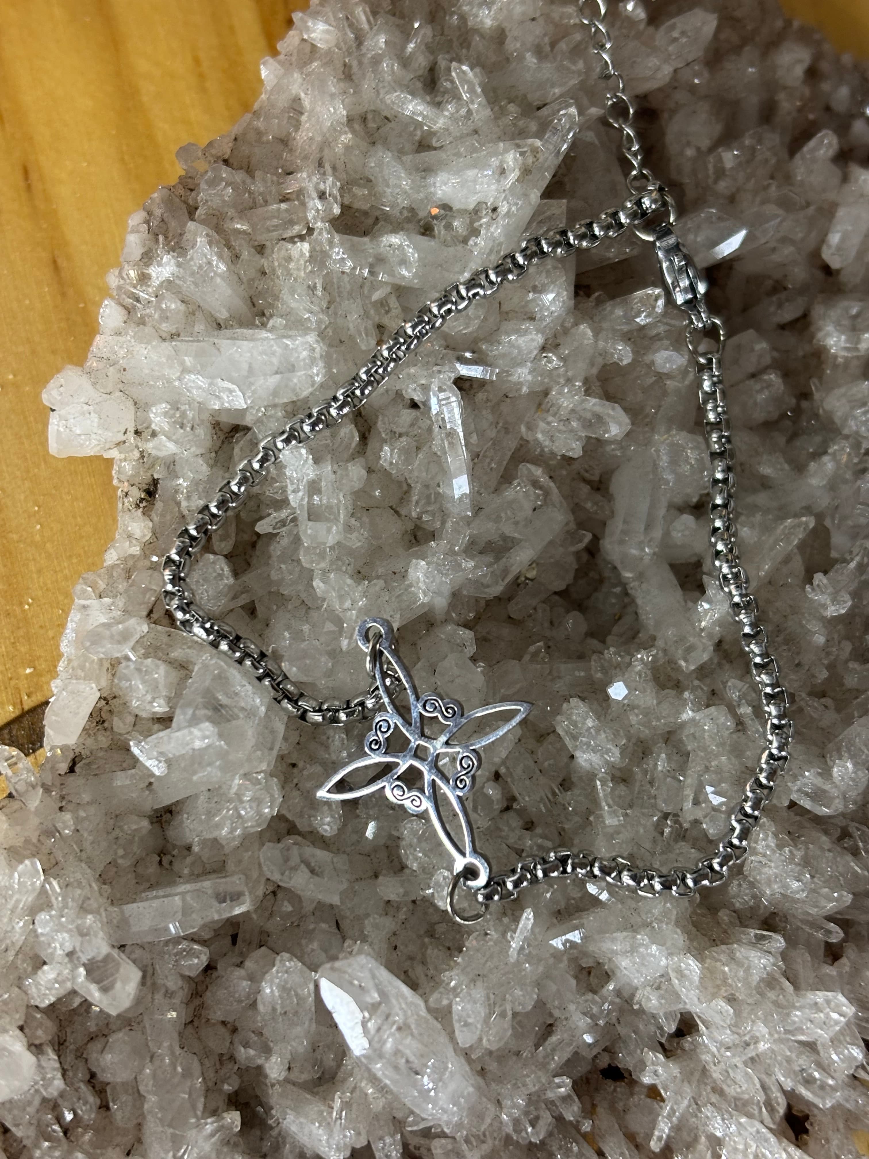 Pulsera Nudo de Bruja en acero, protección 