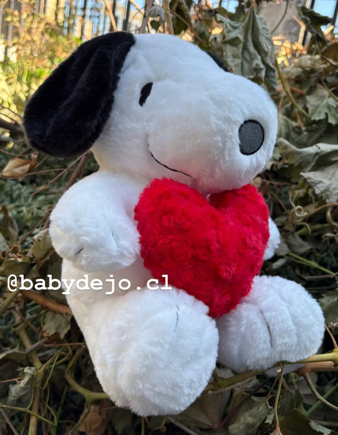 snoopy con corazon de 35cm