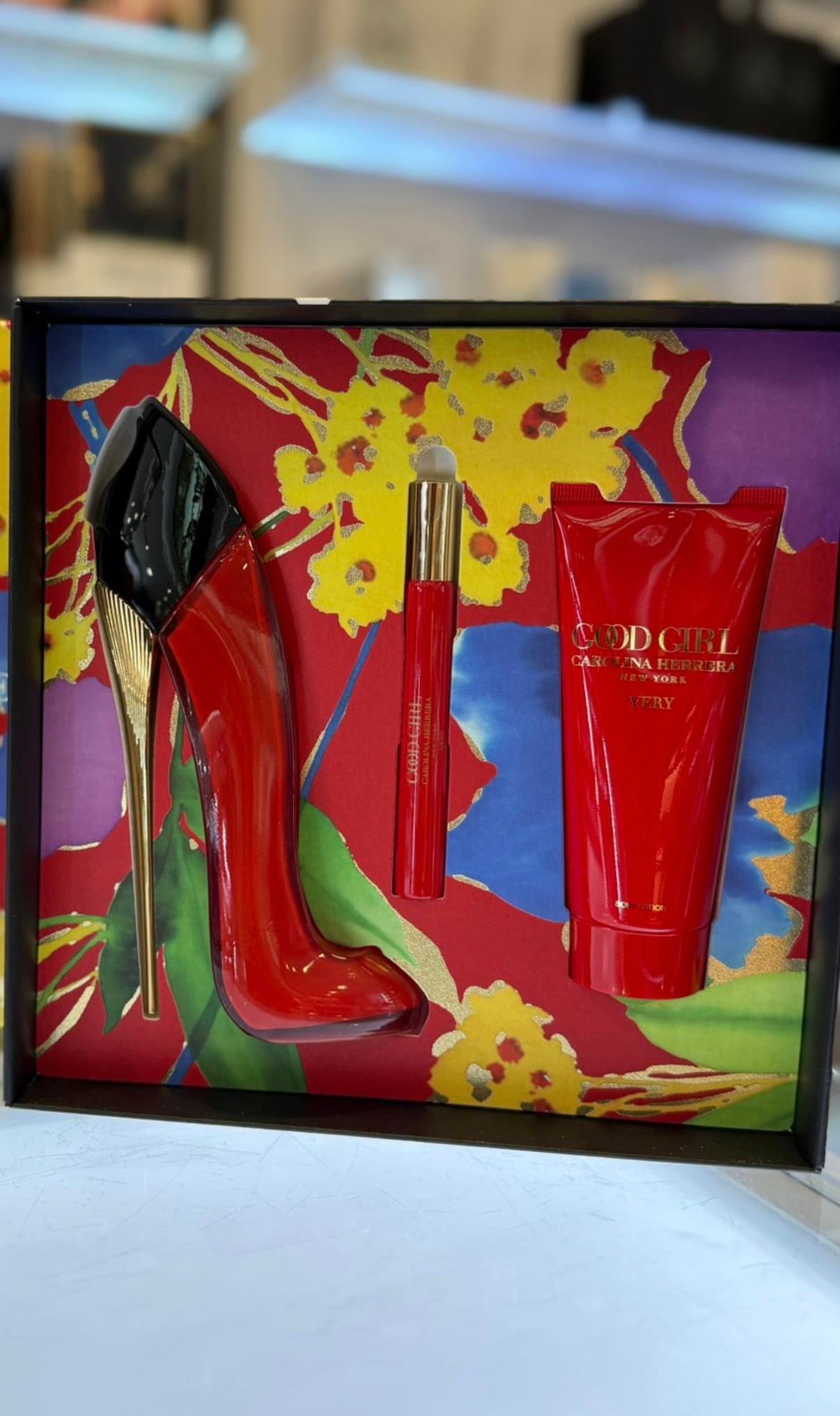 Kit Very Good Girl Carolina Herrera (80ml+ 10ml + gel de ducha)