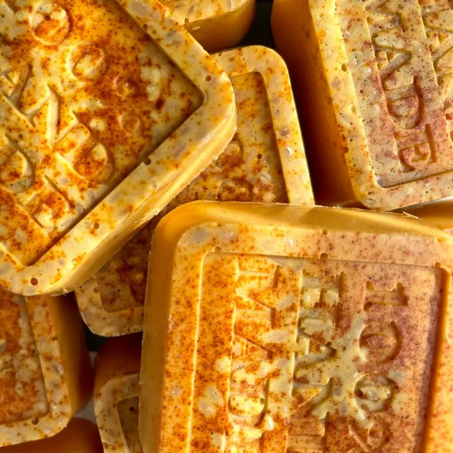 Jabón de cúrcuma y naranja - Image 1